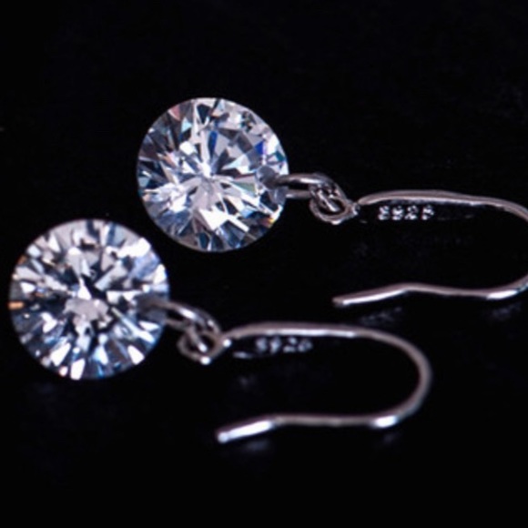 5⭐️Rated Sparkly CZ Drilled Earrings - Picture 4 of 6